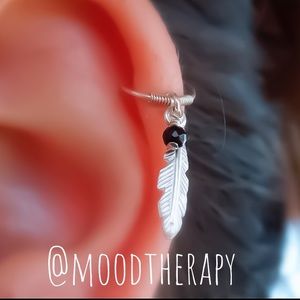 925S Feather Onyx Charm Helix Hoop Earring